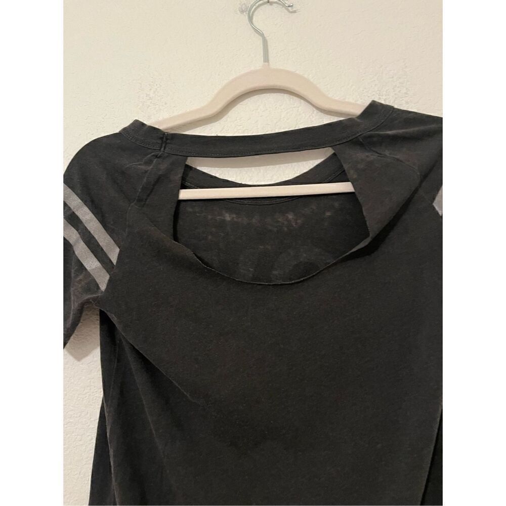Chaser Burnout Graphic Tee “love” with Cutout Back NEW - Picture 6 of 7